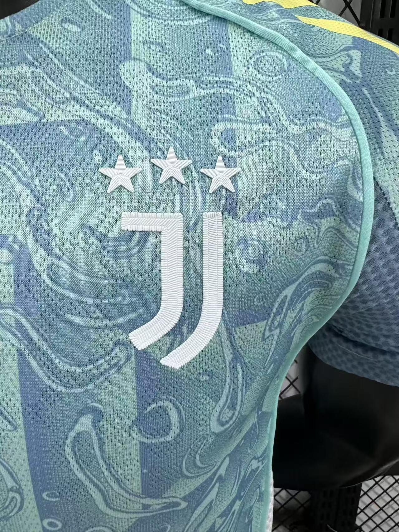 Juventus 2025/2026 Away Shirt