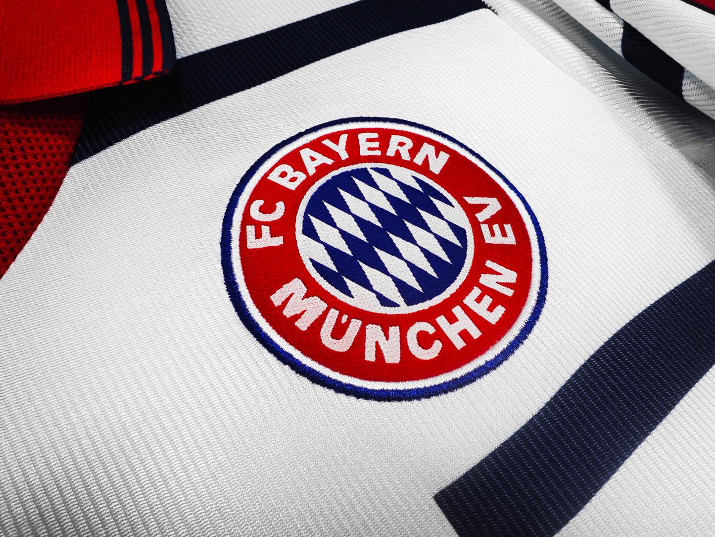 FC Bayern München 1998-2000 Away Shirt
