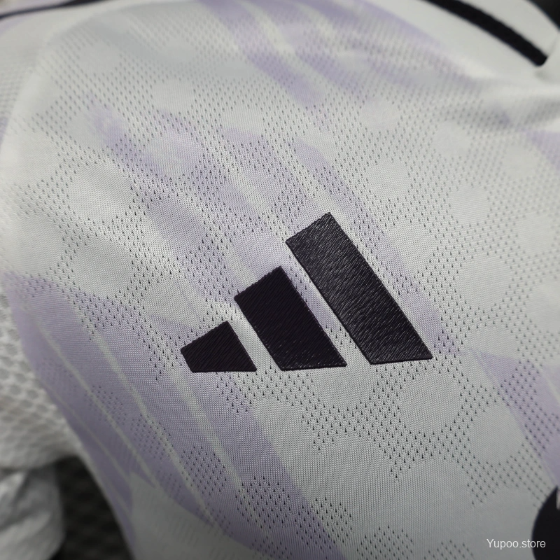 Manchester United 2025-2026 Away Shirt