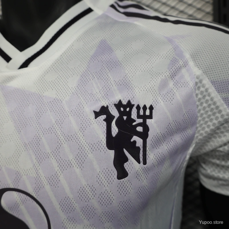 Manchester United 2025-2026 Away Shirt