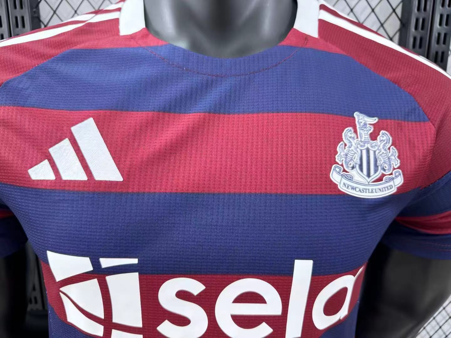 Newcastle 2024-2025 Away Shirt