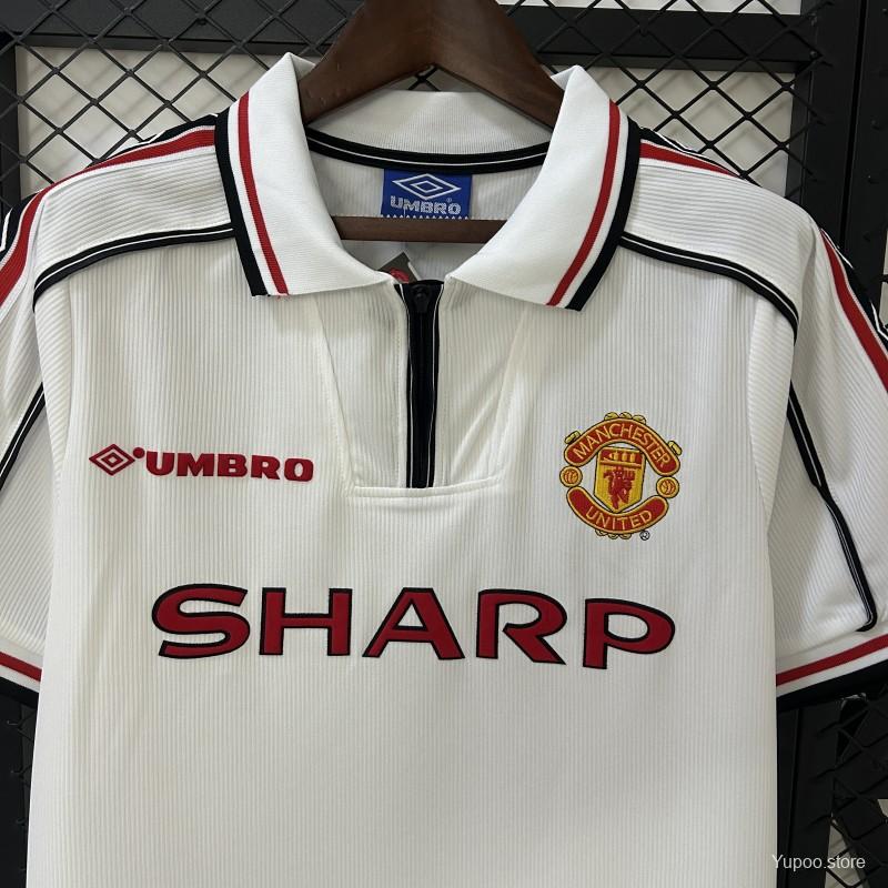 Manchester United 1998-1999 Away Shirt