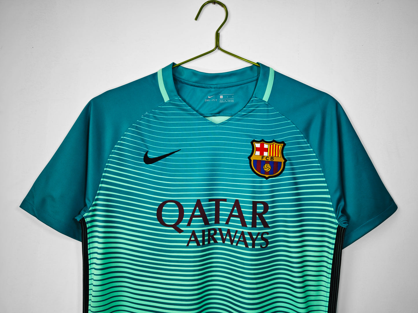 FC Barcelona 2016-2017 Third Shirt