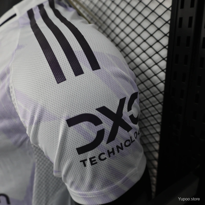 Manchester United 2025-2026 Away Shirt